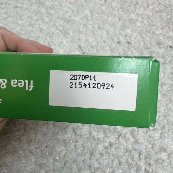 Amazon Basics Flea and Tick Topical Treatment for Cats (Over 1.5 lbs), 6 Count S - Picture 3 of 5